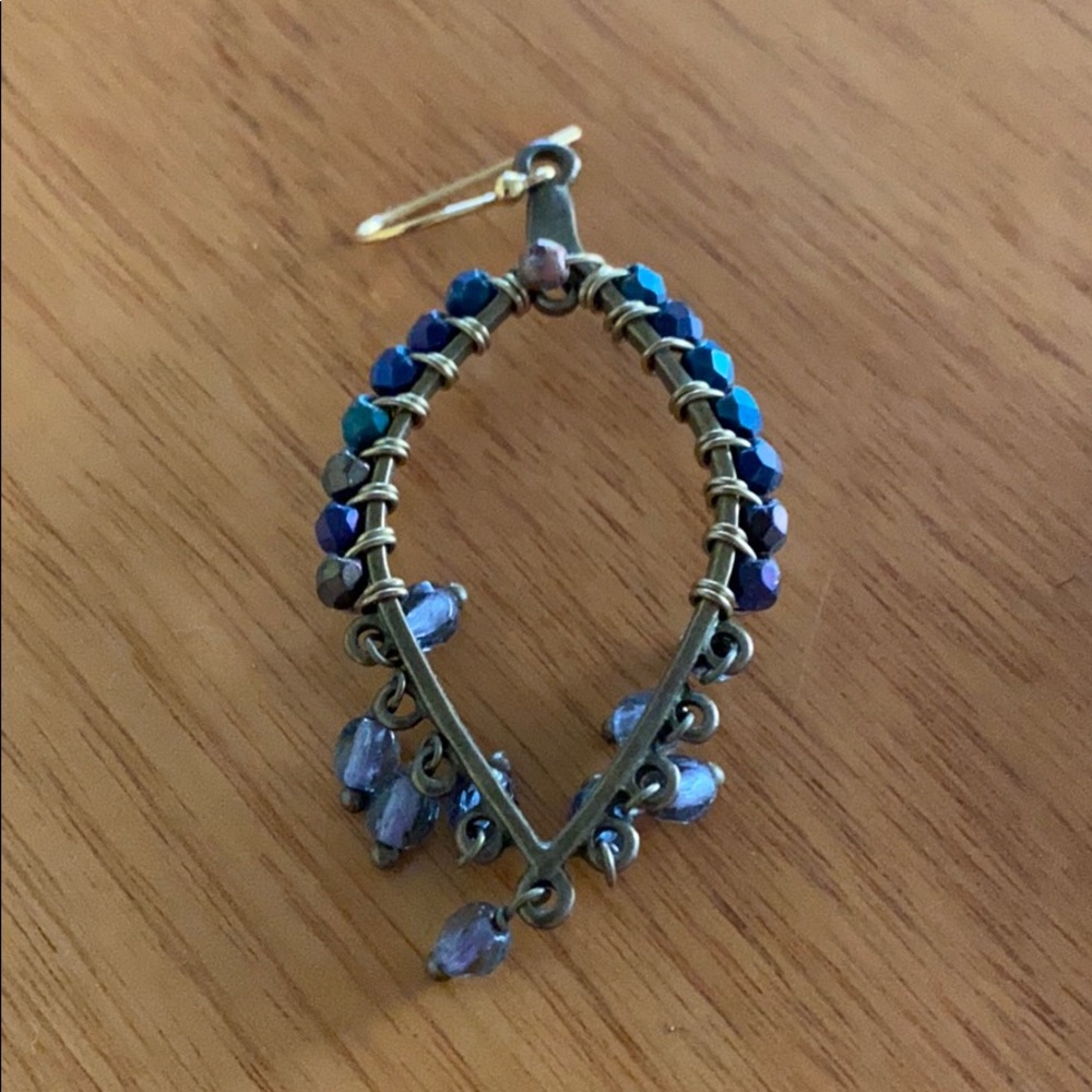 One pair of earrings.